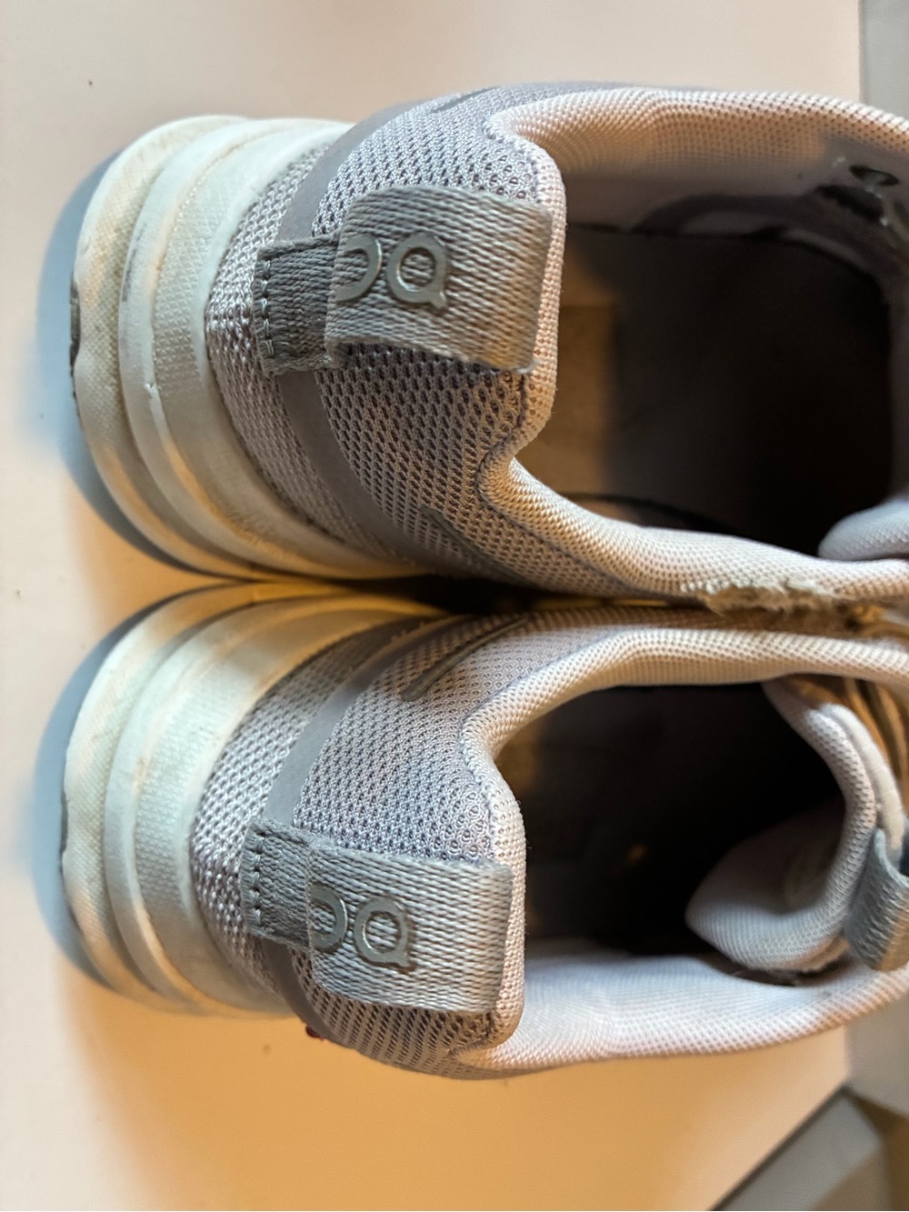 On Running Youth Sneakers in Light Gray - Picture 3 of 6